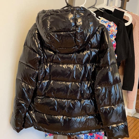 Michael Kors puffer jacket. Perfect condition. Worn just 3-4 times. - Picture 3 of 4